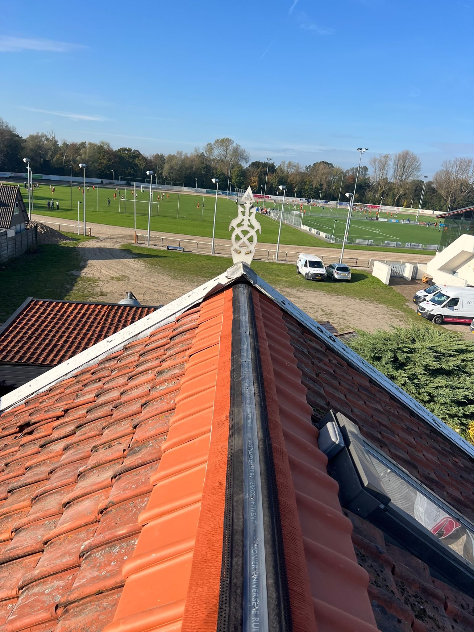 Kooymans Dakdekkers - Nokvorsten renovatie specialist